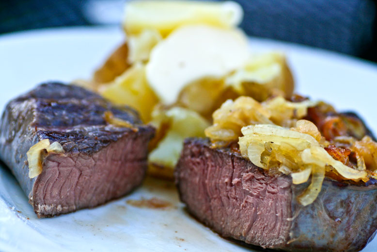 Name:  steak-mit-zwiebel.jpg
Hits: 47
Gre:  77,0 KB