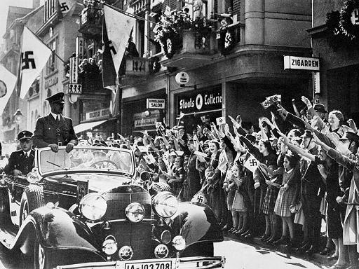 Name:  HitlerWien1938.jpg
Hits: 64
Gr��e:  63,1 KB
