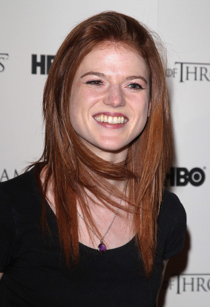 Name:  Rose%20Leslie-LMK-060727.jpg
Hits: 1884
Gre:  69,4 KB