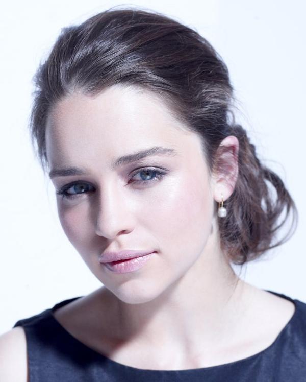 Name:  439152-emilia_clarke_02_super.jpg
Hits: 548
Gre:  40,5 KB