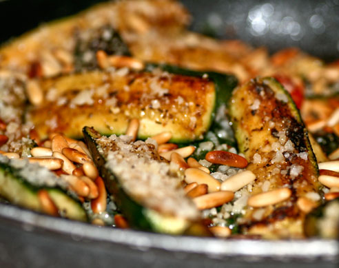 Name:  Zucchini-Tomaten-Pinienkerne.jpg
Hits: 110
Gre:  47,6 KB