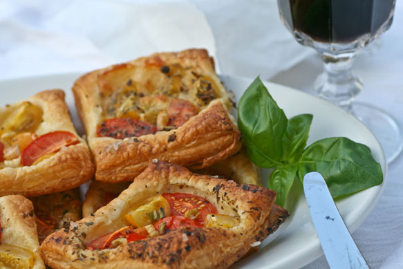 Name:  tomatenblätterteiggebäck3web.jpg
Hits: 179
Gre:  50,4 KB